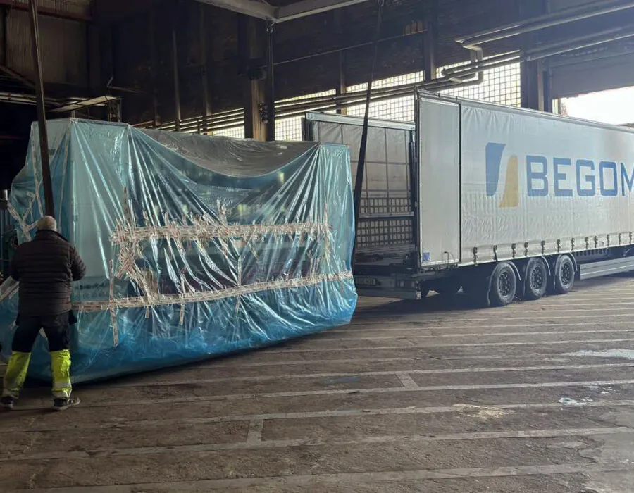 loading a Begoma-trailer